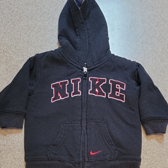 Nike Black and Red Sweatshirt Classic Hoodie size 18 Months - Picture 1 of 9